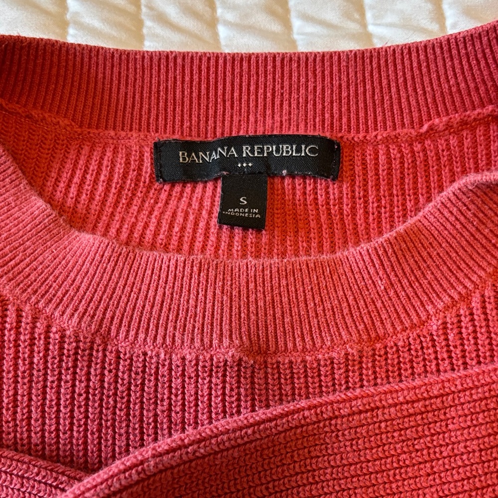 Banana republic cotton muted berry Red Knit Sweater. Size s